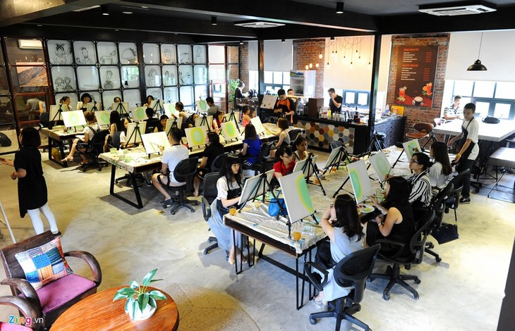 Tipsy Art – a fantastic venue for amateur painters - ảnh 1